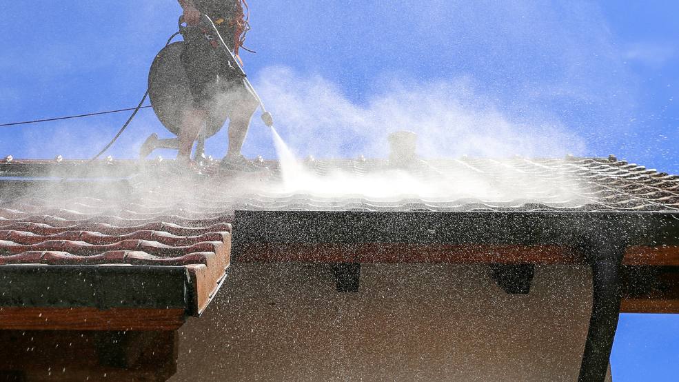 How Much Does Roof Cleaning Cost In Egremont?